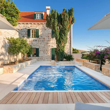 Villa Sensational Filia 6 Bedrooms Overlooking Walls Old Town *