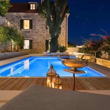 Sensational Filia 6 Bedrooms Overlooking Walls Old Town *