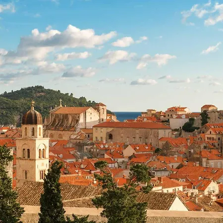 Sensational Filia 6 Bedrooms Overlooking Walls Old Town