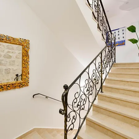 Sensational Filia 6 Bedrooms Overlooking Walls Old Town Dubrovník