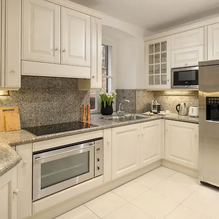 Sensational Filia 6 Bedrooms Overlooking Walls Old Town Vila