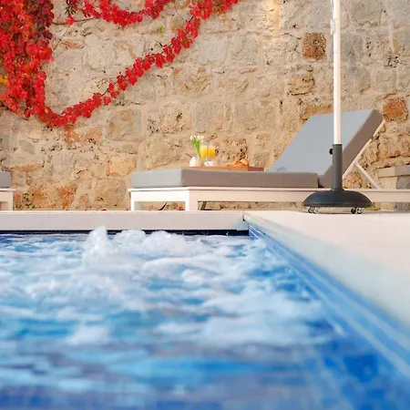 Vila Sensational Filia 6 Bedrooms Overlooking Walls Old Town Dubrovník