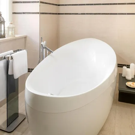 Вилла Sensational Filia 6 Bedrooms Overlooking Walls Old Town