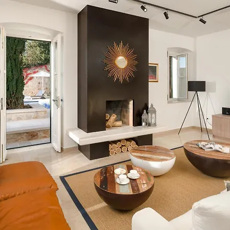 Sensational Filia 6 Bedrooms Overlooking Walls Old Town