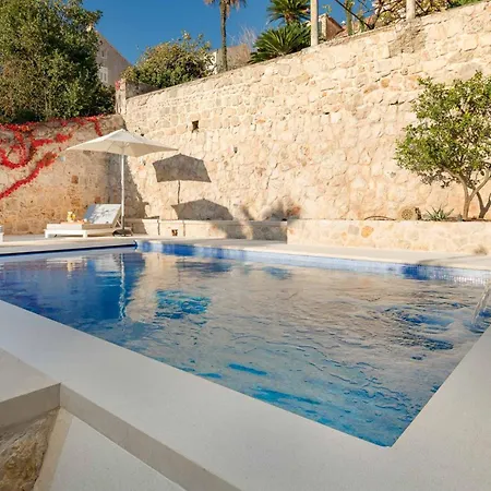Sensational Filia 6 Bedrooms Overlooking Walls Old Town Dubrovník